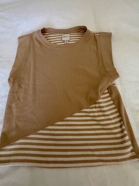 LaySleeveless Knit Top in Camel and Cream